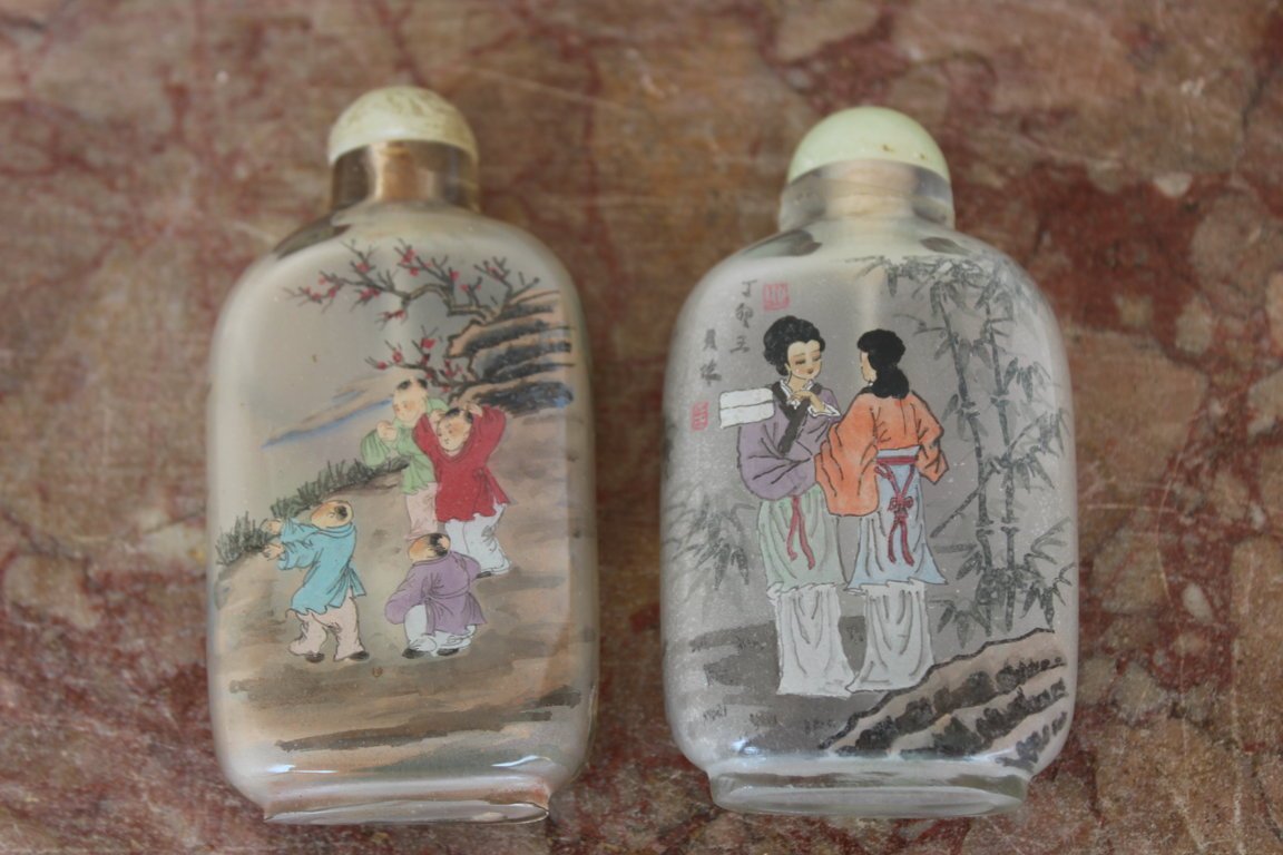 Deux Tabatieres Chinois (snuff Bottle) En Verre Peint Dell'interieur, Chine XX Siecle