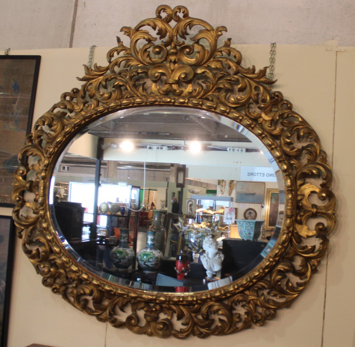 Tres Grand Miroir Ovale En Bois Sculptè Et Dorè, Italie XIX Siecle
