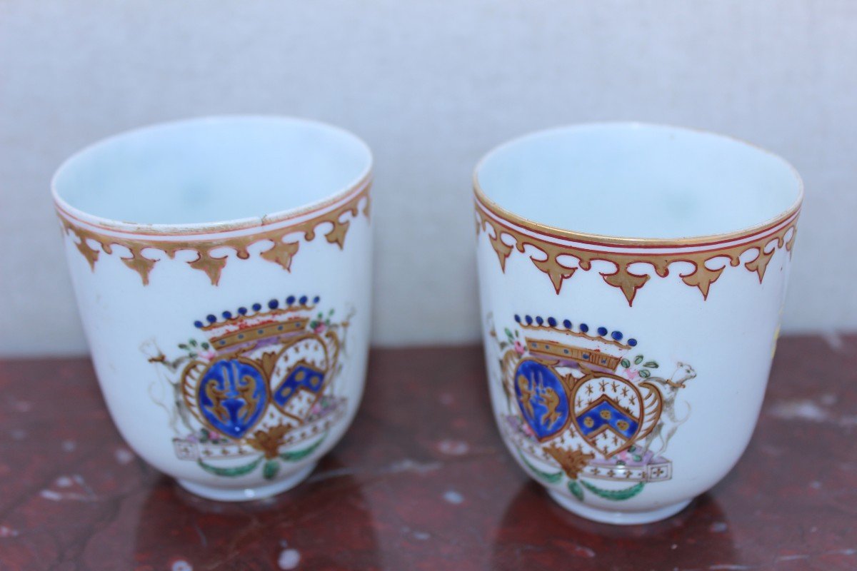 PAIRE DE TASSES ET SOUCOUPES "ARMORIAL", CHINE XVIII SIECLE-photo-2