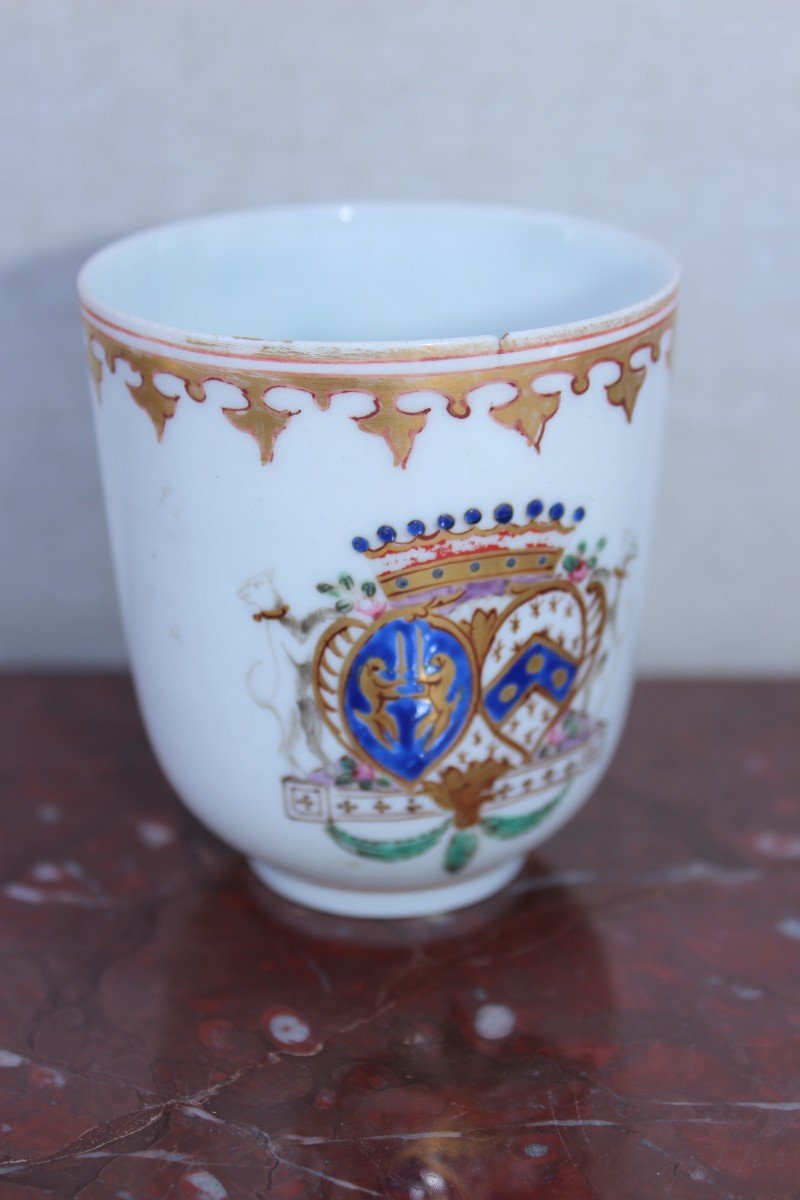 PAIRE DE TASSES ET SOUCOUPES "ARMORIAL", CHINE XVIII SIECLE-photo-3