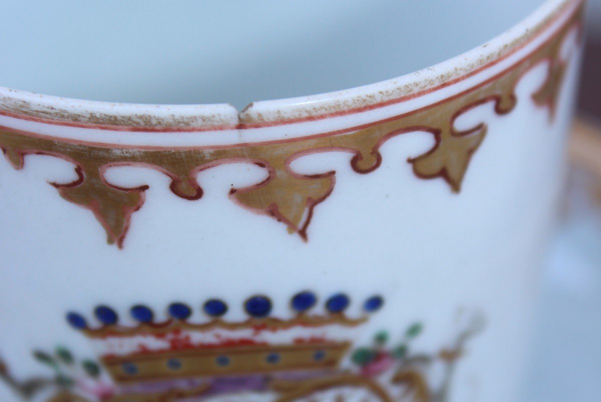 PAIRE DE TASSES ET SOUCOUPES "ARMORIAL", CHINE XVIII SIECLE-photo-3