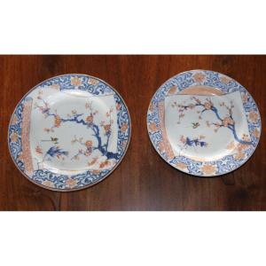 DUE PIATTI IN PORCELLA CINESE IN STILE KAKIEMON, DI EPOCA YONGZHENG, CINA XVIII SECOLO.