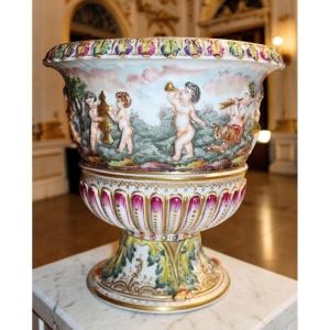 VASO A CRATERE IN PORCELLANA CAPODIMONTE, ITALIA, FINE DEL XIX SECOLO.