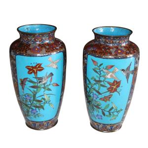 COPPIA DI VASI CLOISONNè GIAPPONESI, MEIJI PERIODO, FINE DEL XIX SECOLO.