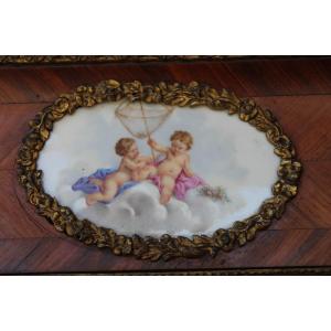 CAMERA DA LETTO DI EPOCA NAPOLEONE III CON PLACCHE IN PORCELLANA DI SEVRES, XIX SECOLO.