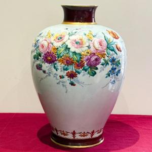 1900 Porcelain Vase With Hand-painted Decoration