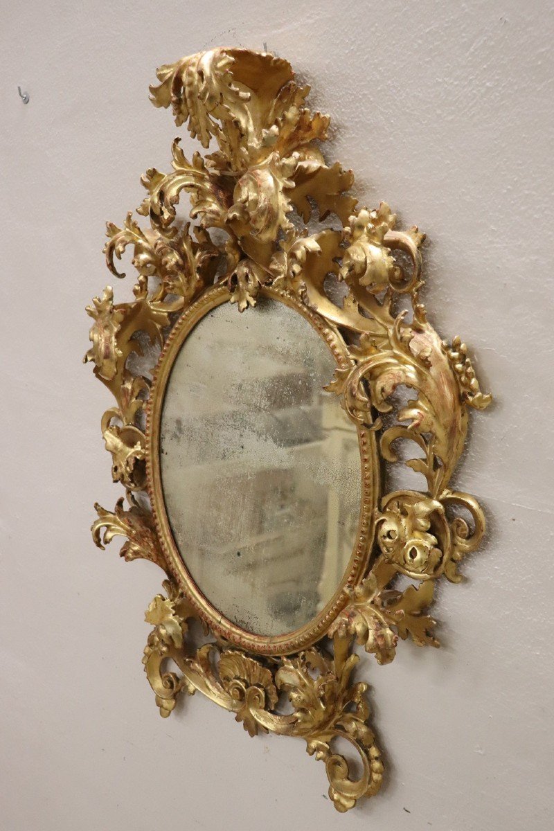 Specchio antico ovale in legno intagliato e dorato, XVIII secolo-photo-2