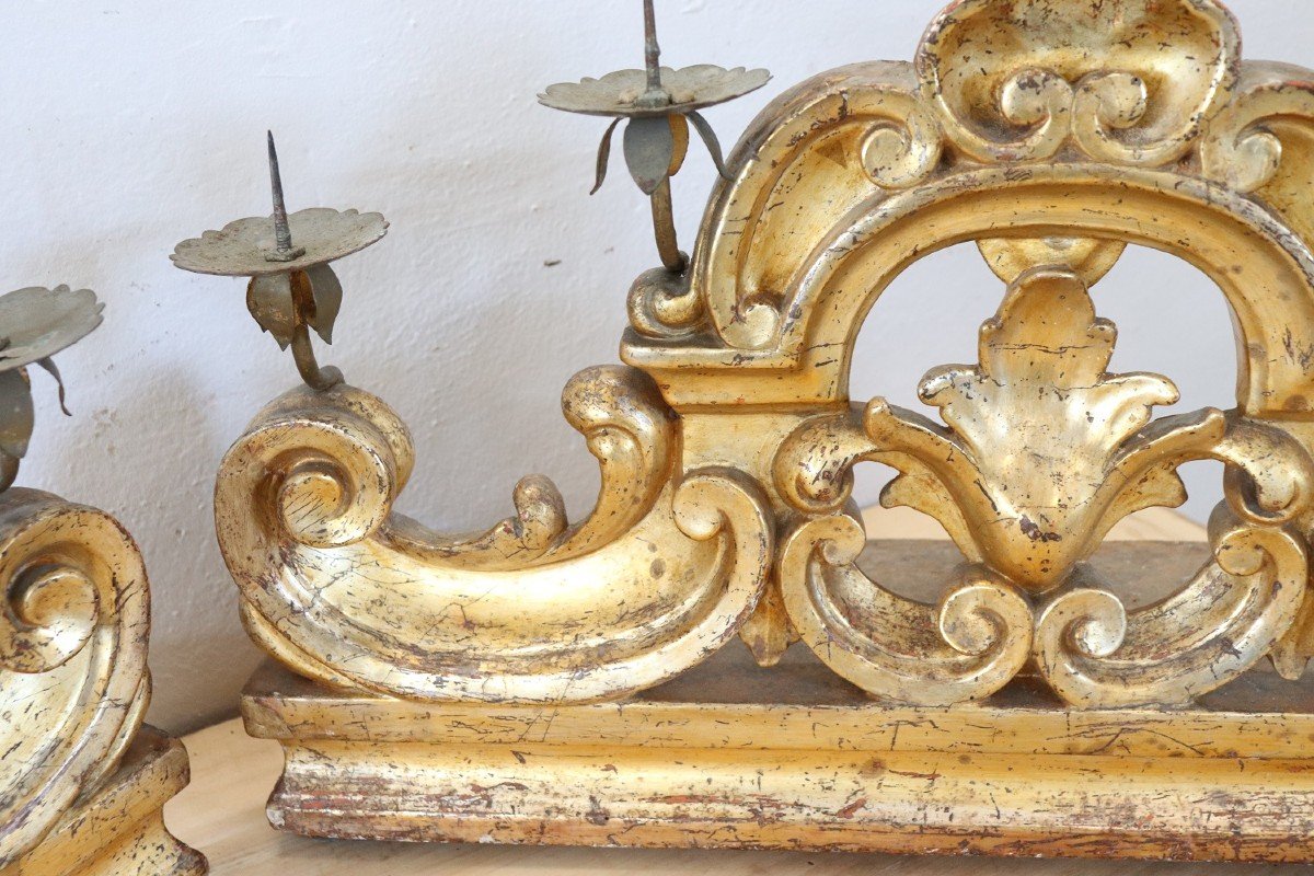 Candelieri antichi in legno intagliato e dorato, fine XVIII secolo, set di 2-photo-3