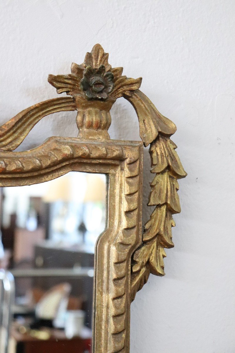 Specchio da parete in legno intagliato e dorato-photo-1