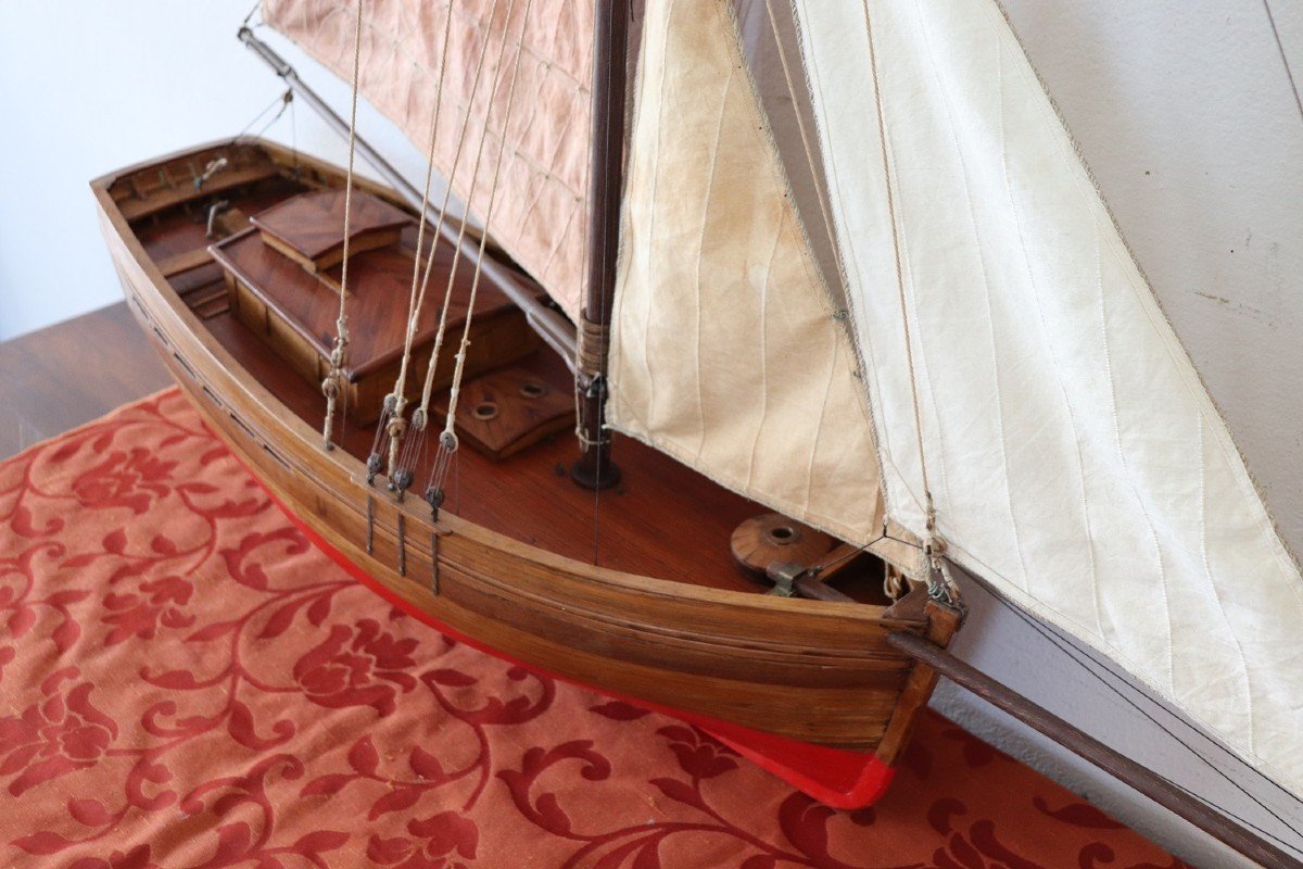 Barca a vela in legno fatta a mano-photo-1