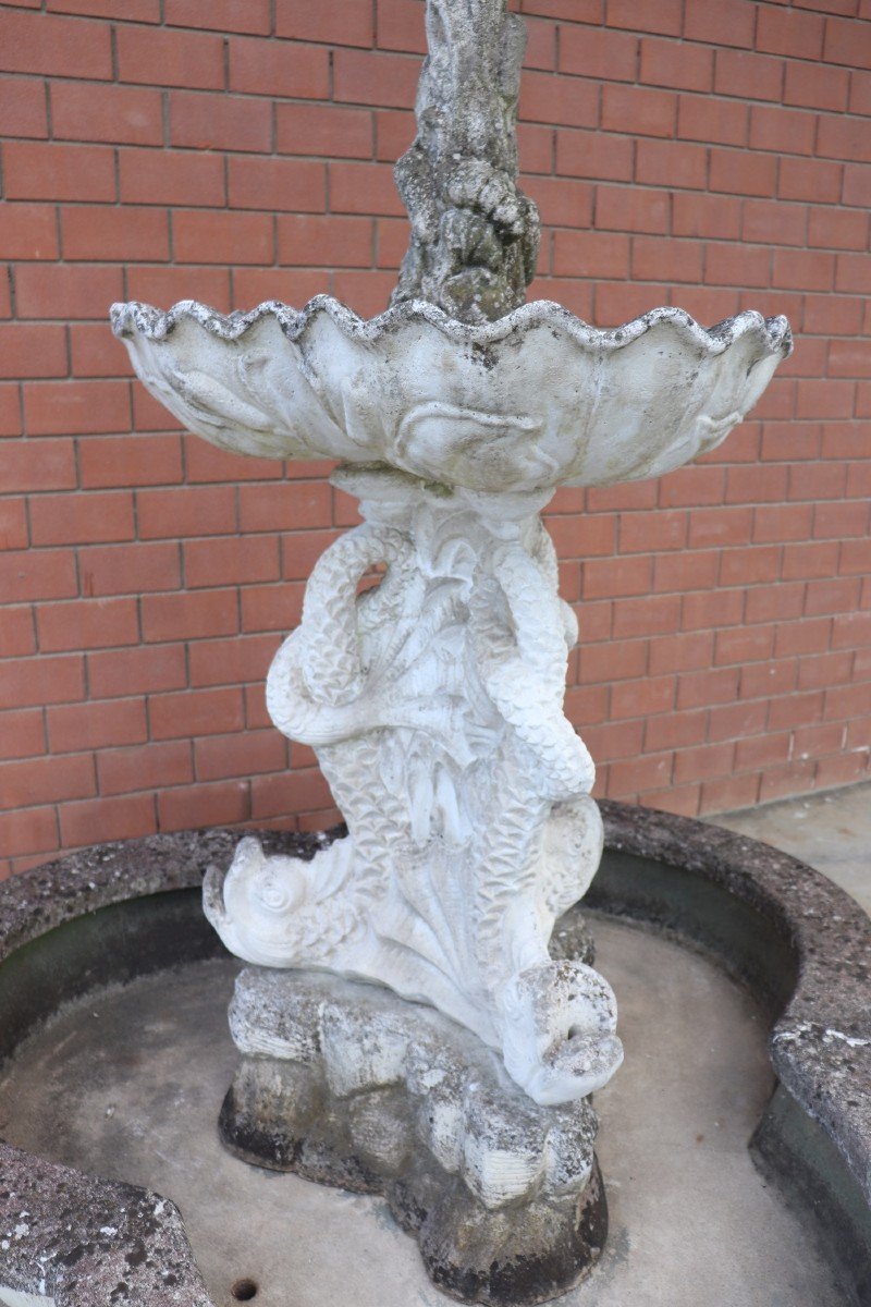 Fontana da giardino grande neoclassica con statua-photo-1