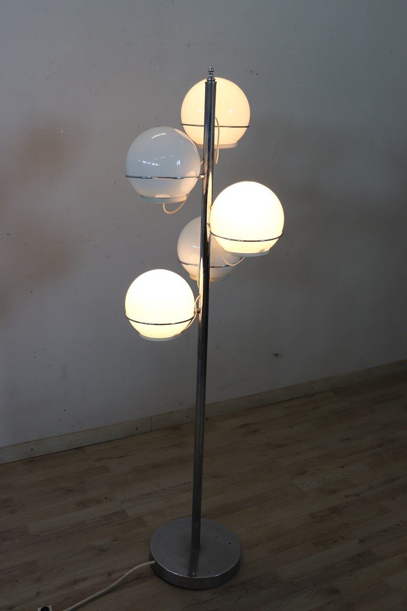 Lampada da terra in metallo cromato e vetro attribuita a Gino Sarfatti, anni '60-photo-3