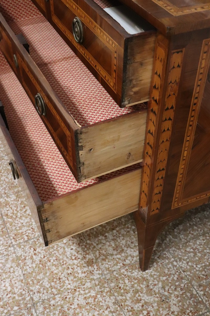 Cassettone antico in legno di noce intarsiato, XVIII secolo-photo-6