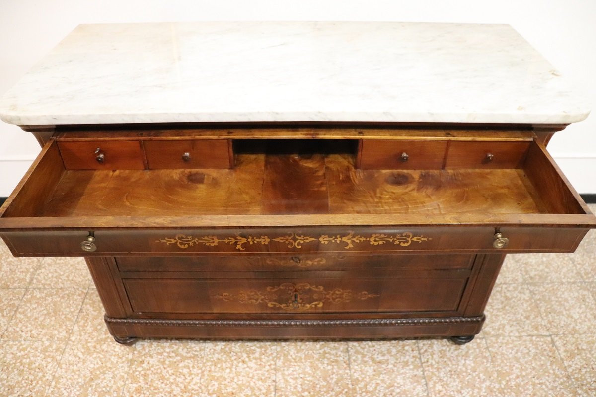Cassettiera antica in noce intarsiato con piano in marmo, inizio XIX secolo-photo-5