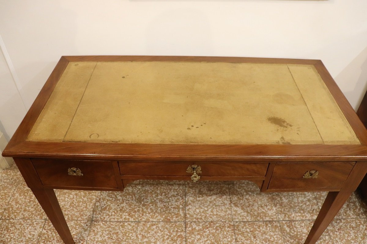 Scrivania in noce, XVIII secolo-photo-2
