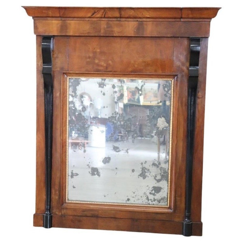 Specchio da parete in legno di noce, inizio XIX secolo