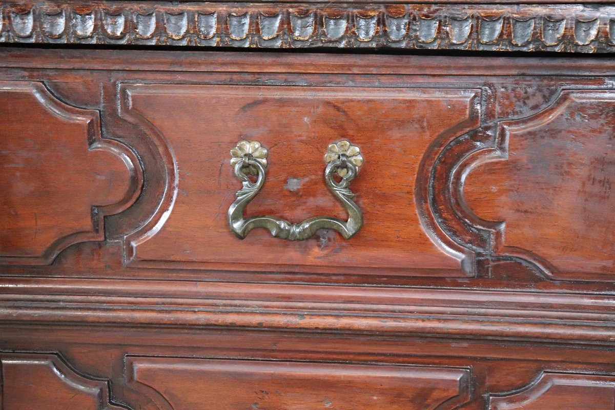 Comodino antico in noce, secolo XVIII-photo-1