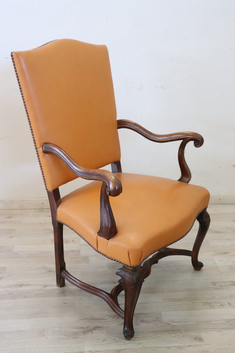 Poltrona antica in noce, fine XIX secolo-photo-2