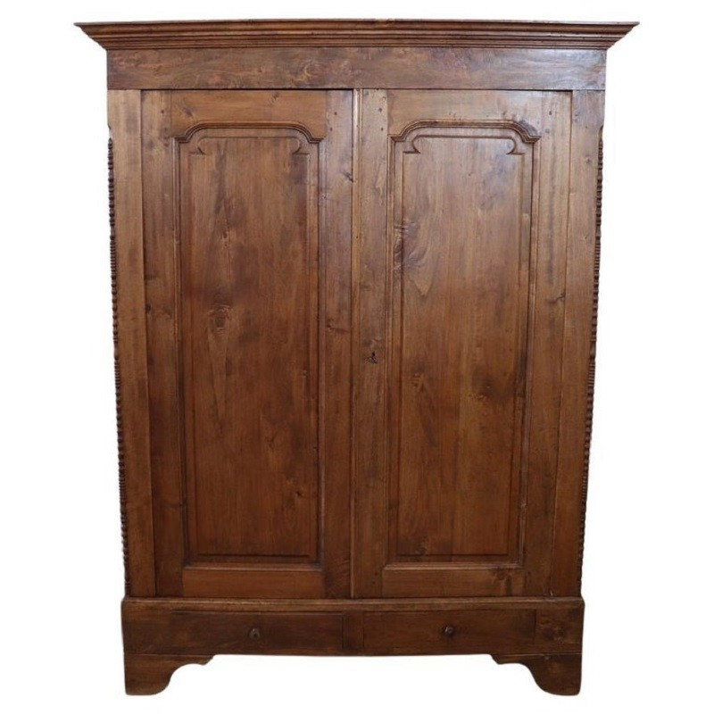 Armadio antico in legno di pioppo secolo XIX