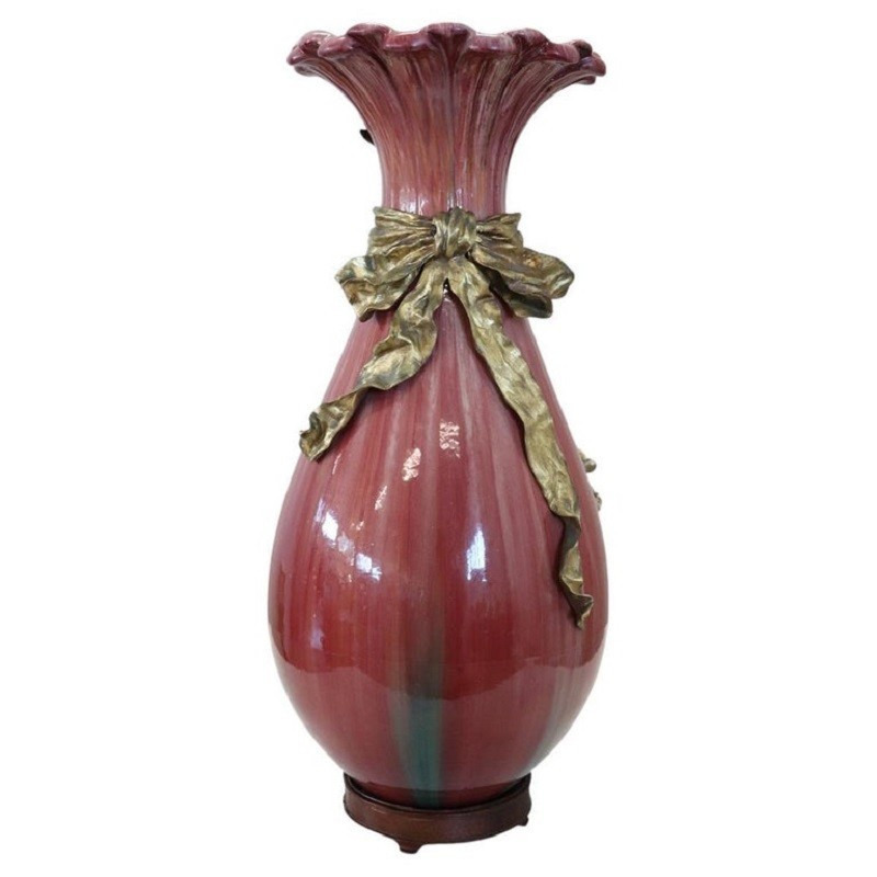 Vaso antico in ceramica e bronzo