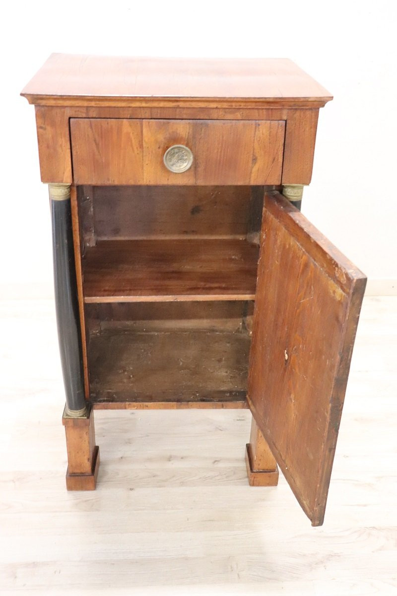 Antico comodino in noce, Italia, inizio XIX secolo-photo-4