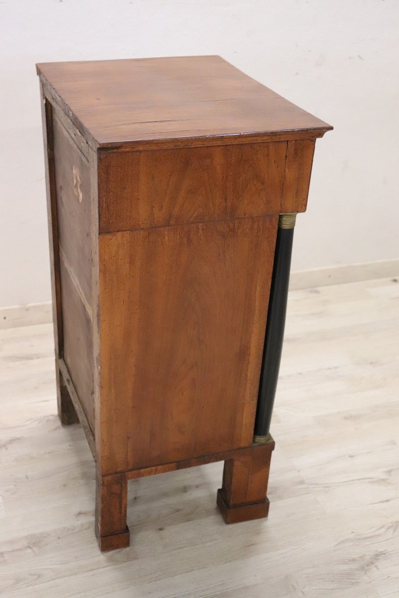 Antico comodino in noce, Italia, inizio XIX secolo-photo-5