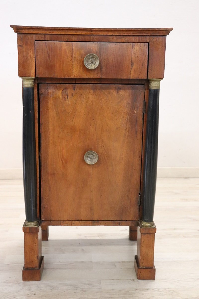 Antico comodino in noce, Italia, inizio XIX secolo-photo-8