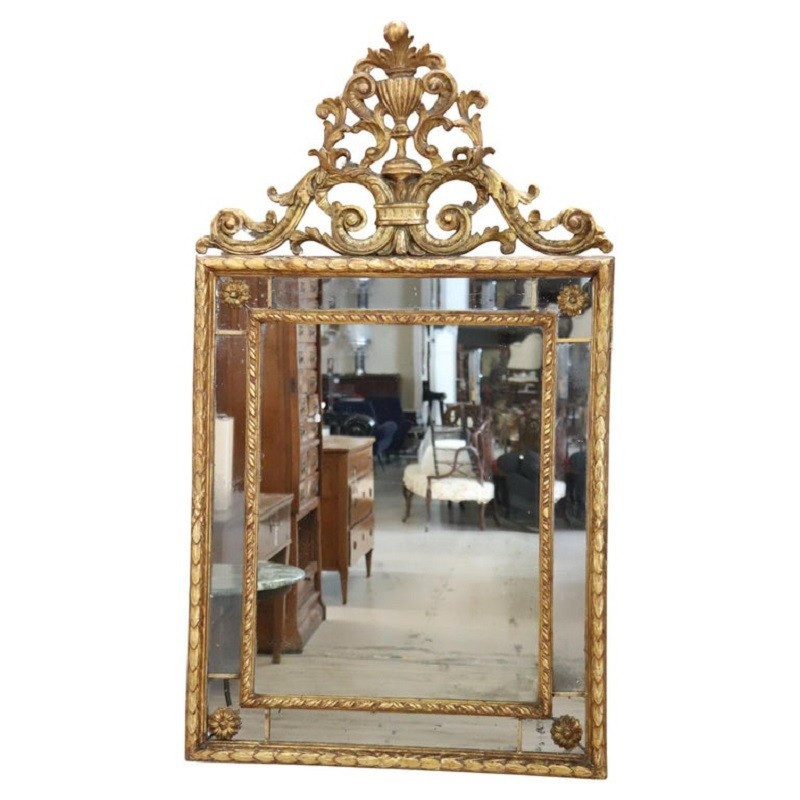 Specchiera da parete in legno dorato