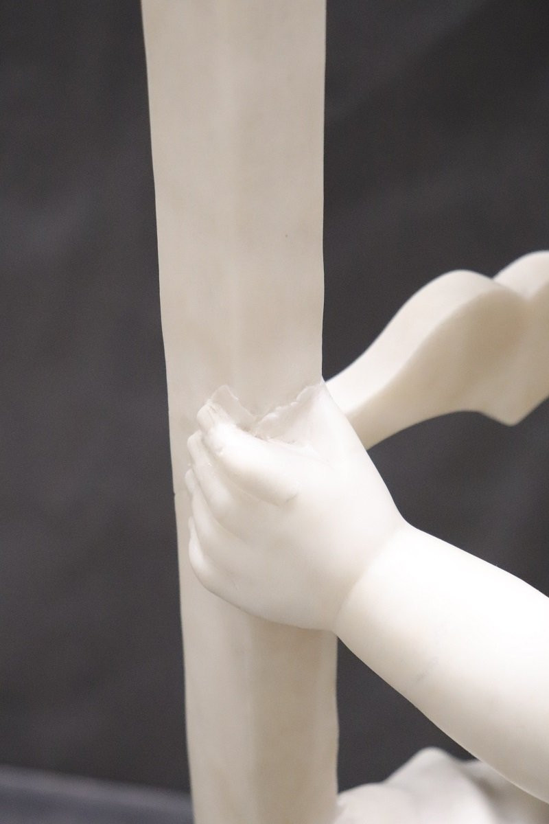 Bimbo scende da sedia, scultura in marmo bianco, Italia fine secolo XIX Firmata-photo-7
