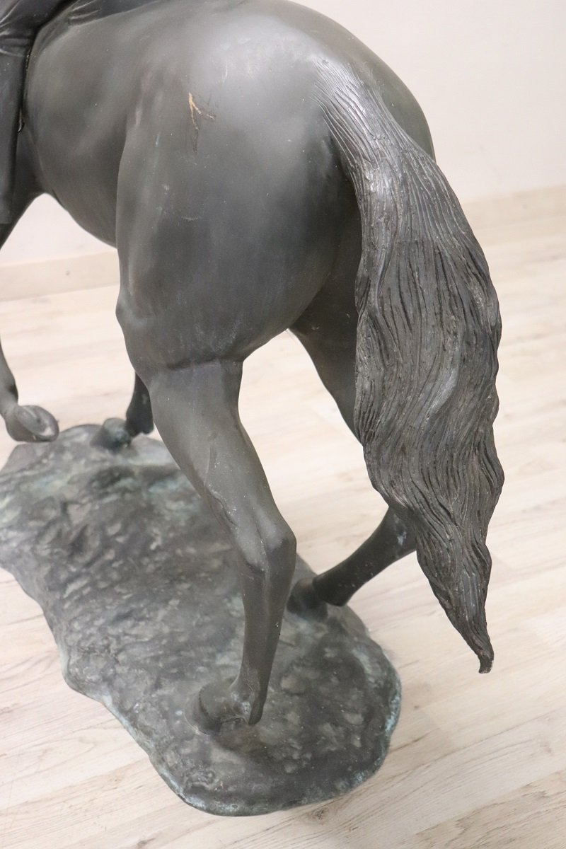 Scultura in bronzo firmata, fantino a cavallo, altezza 103 cm-photo-5