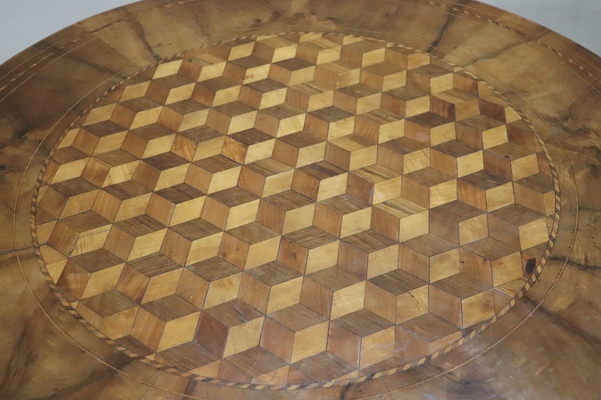 Tavolo rotondo antico in noce intarsiato, Italia, metà del XIX secolo-photo-4