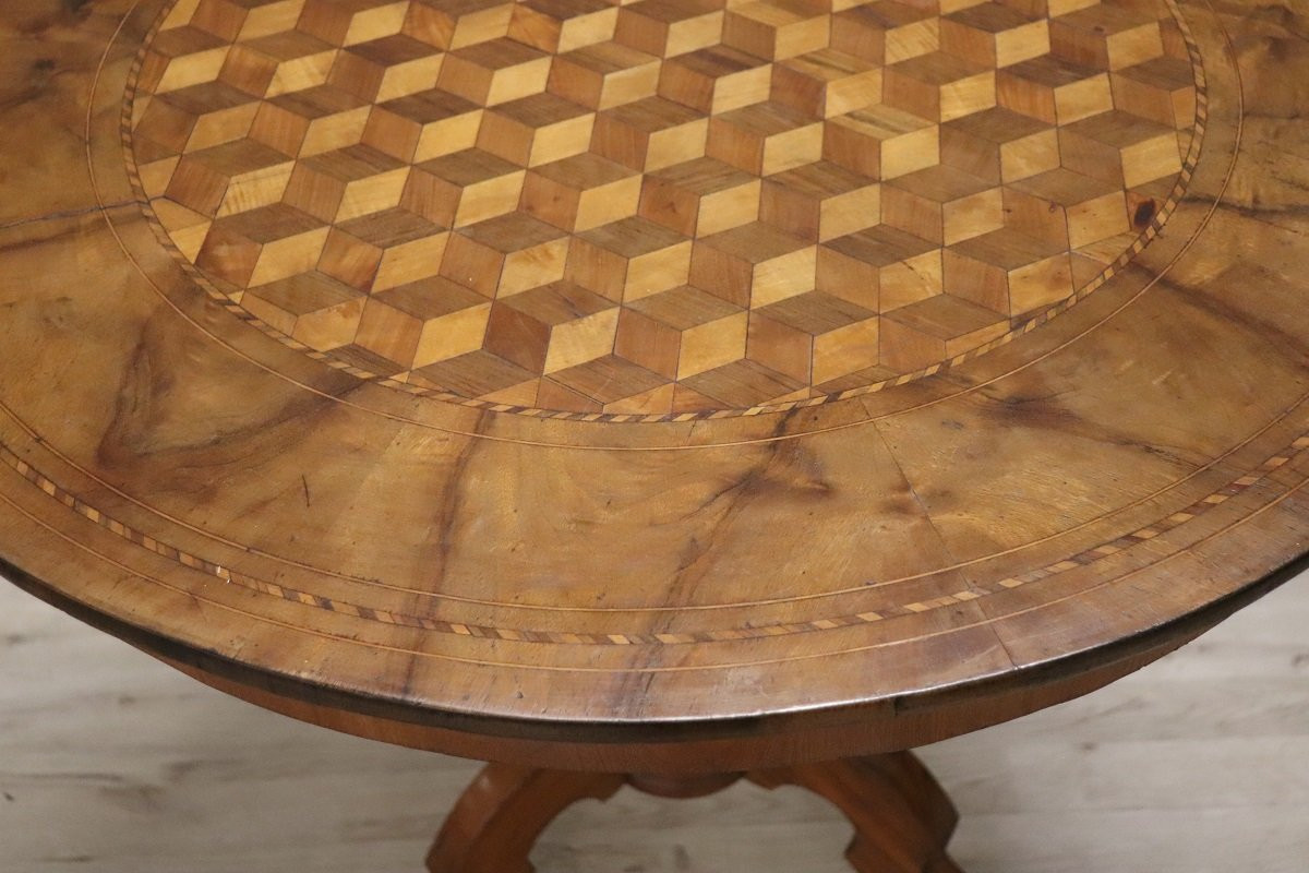 Tavolo rotondo antico in noce intarsiato, Italia, metà del XIX secolo-photo-1