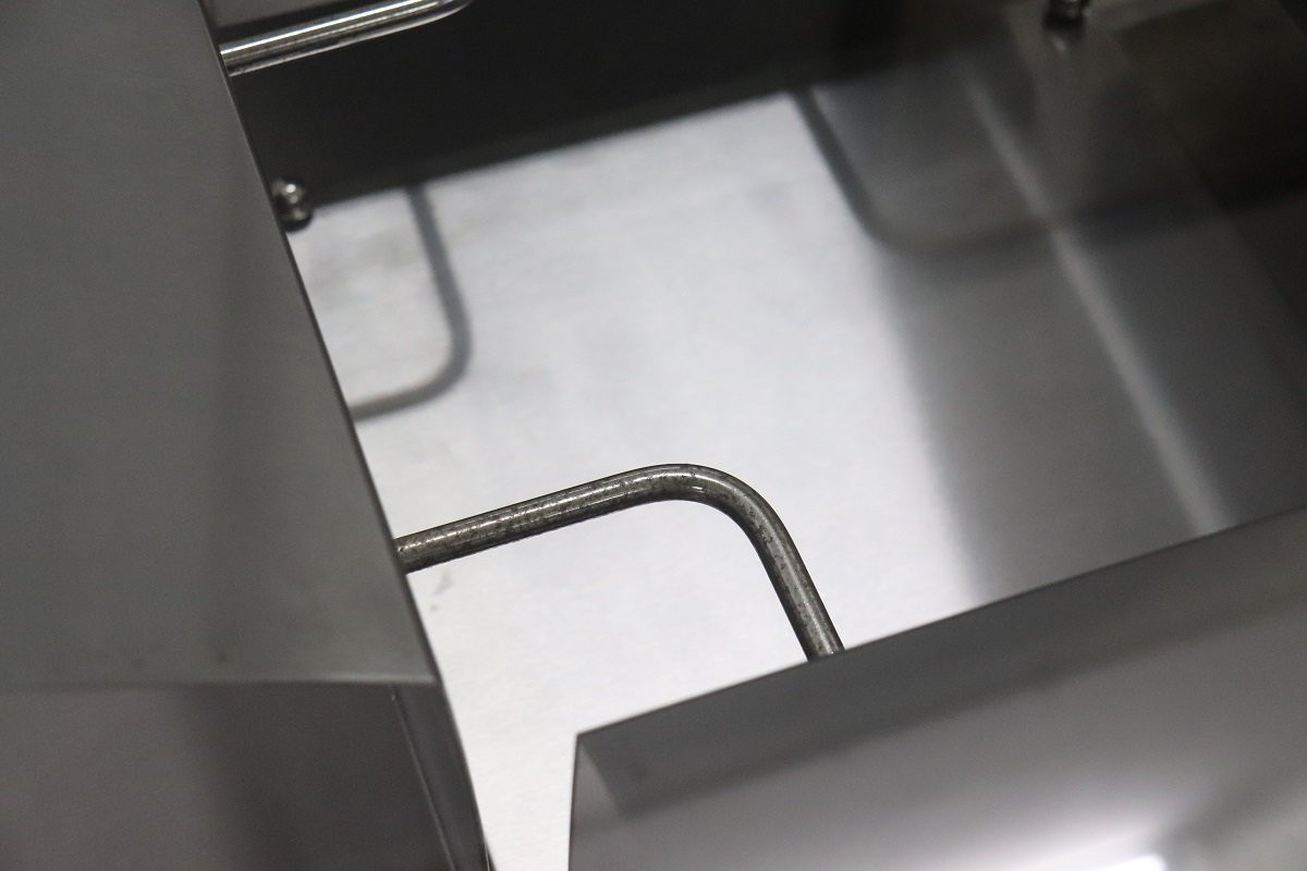 Tavolino quadrato in acciaio e vetro, Italia anni '70-photo-3