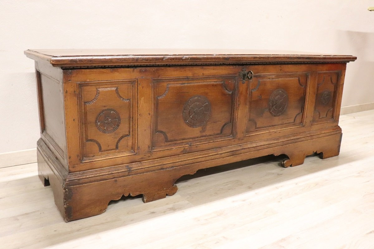Cassapanca antica in noce massello, Italia XVIII secolo-photo-2