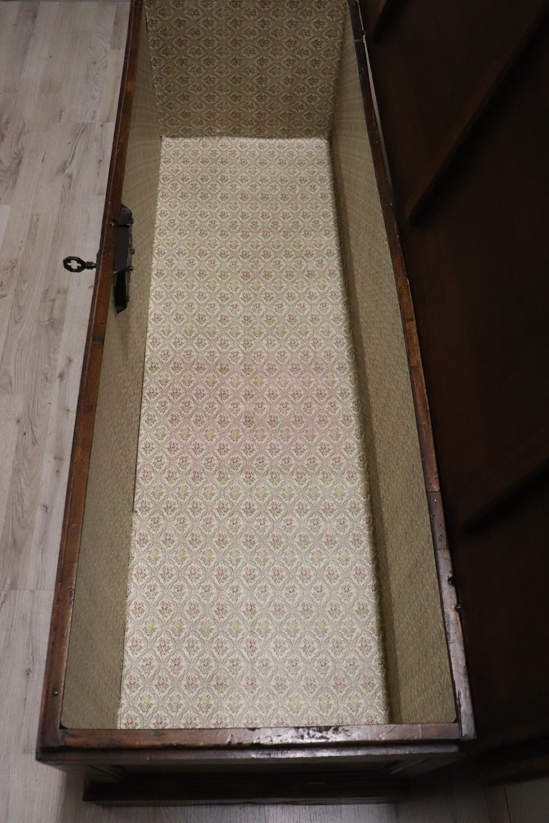 Cassapanca antica in noce massello, Italia XVIII secolo-photo-4