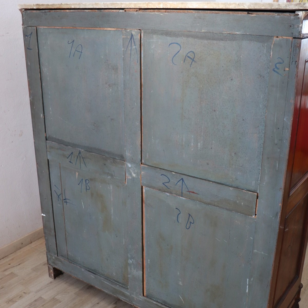 Raro piccolo armadio antico in noce e piano in marmo, Italia XIX secolo-photo-8