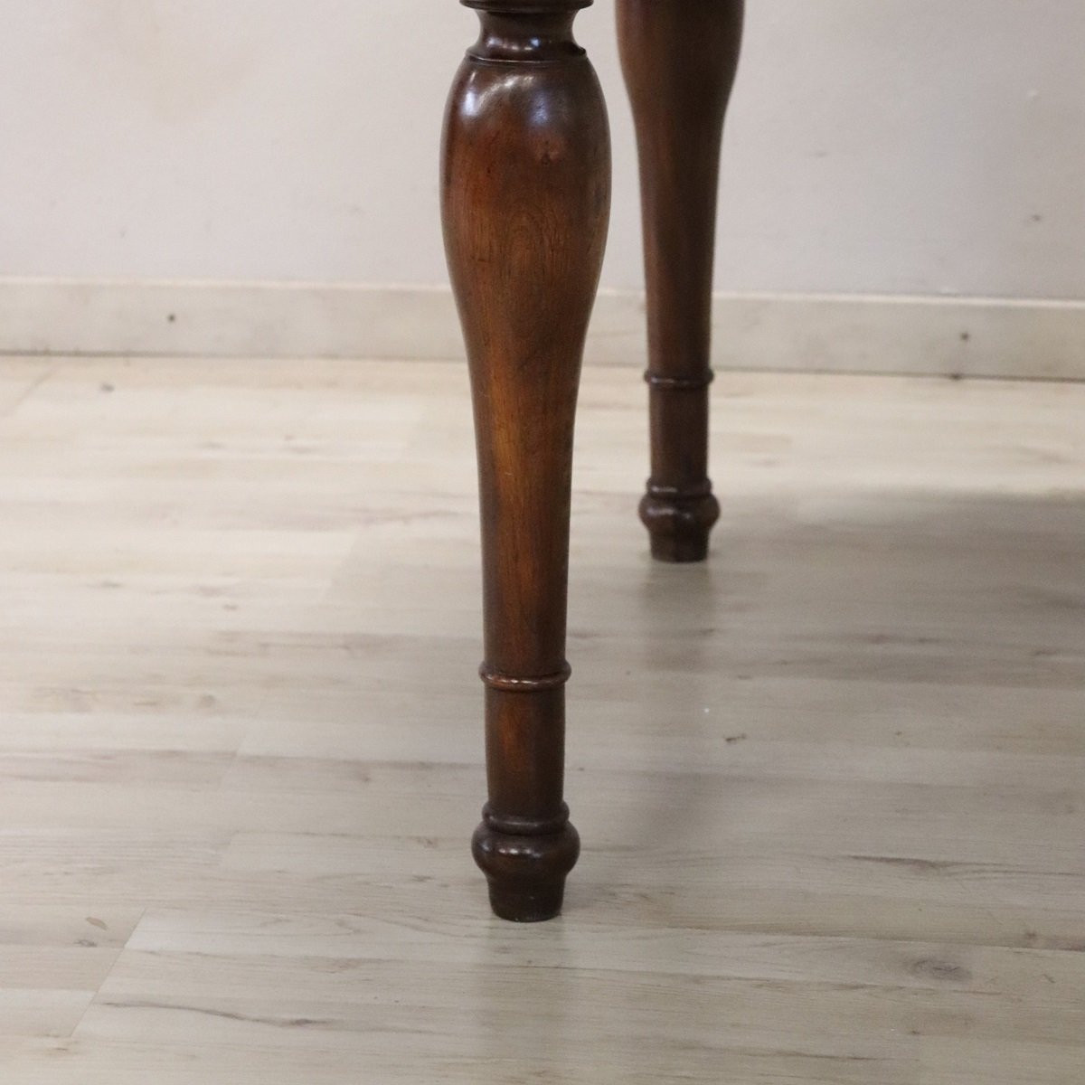 Tavolo ovale antico in noce, Italia, metà del XIX secolo-photo-3