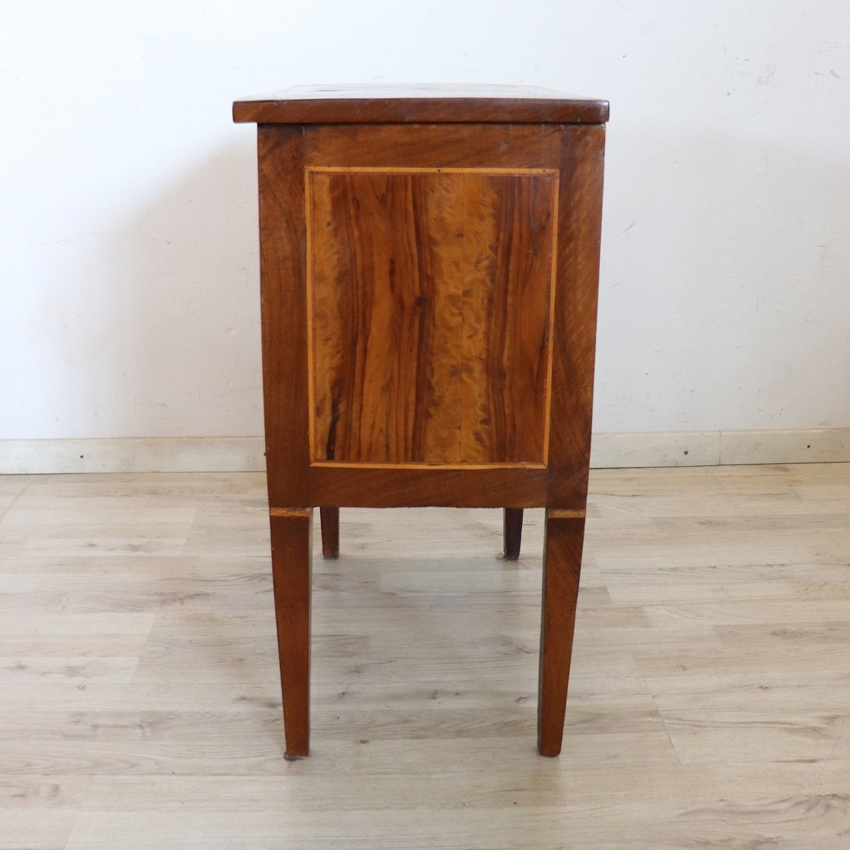 Piccolo comò antico in noce, Italia, XVIII secolo-photo-4