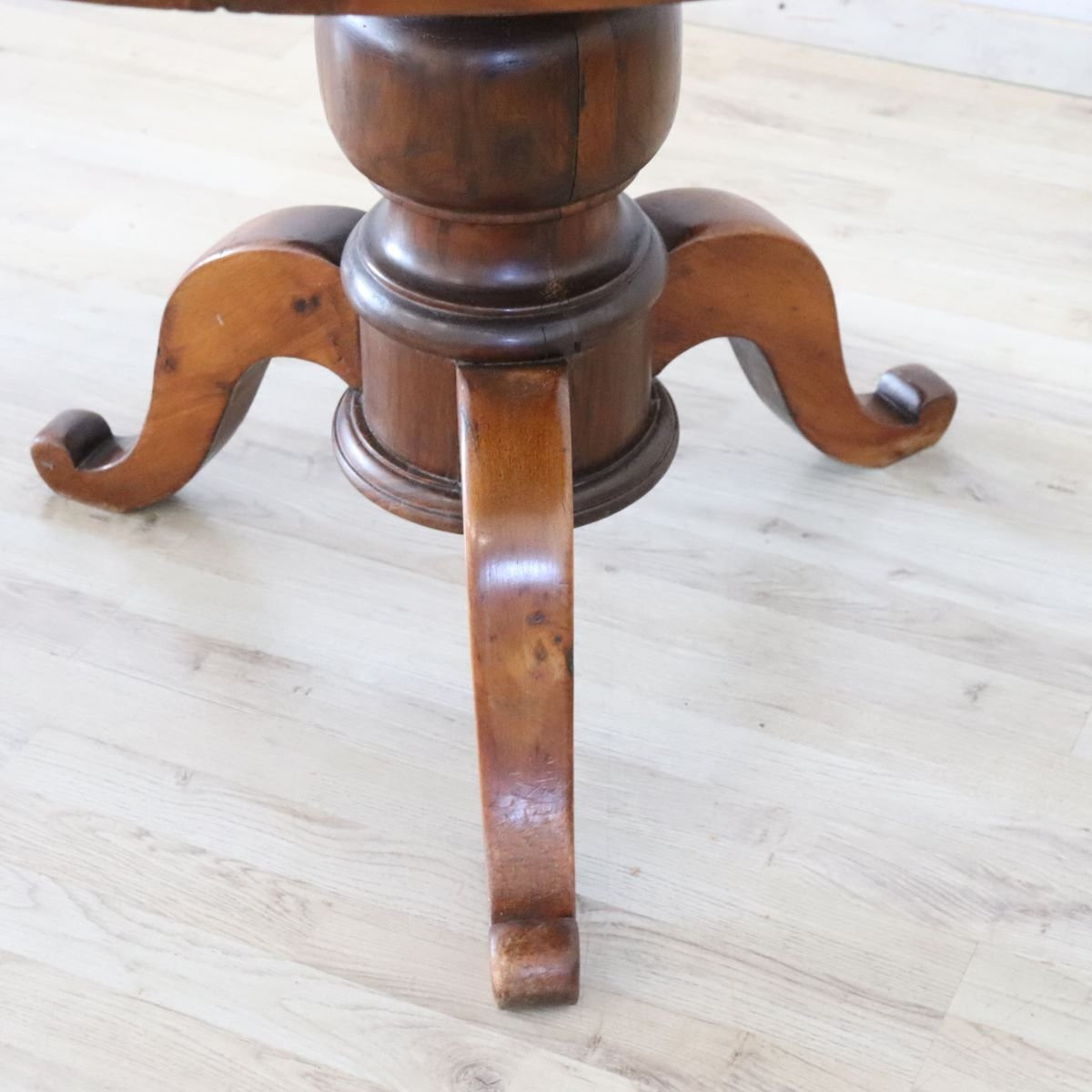 Tavolo antico a vela in noce intarsiato metà secolo XIX-photo-4