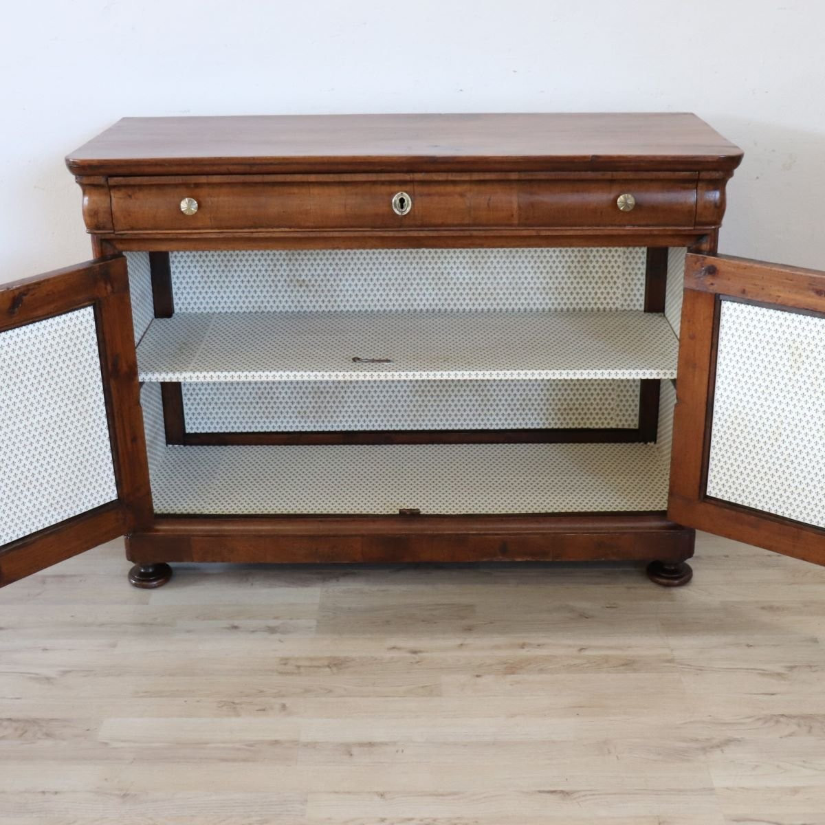 Credenza antica in noce, Italia, metà del XIX secolo, restaurata.-photo-4