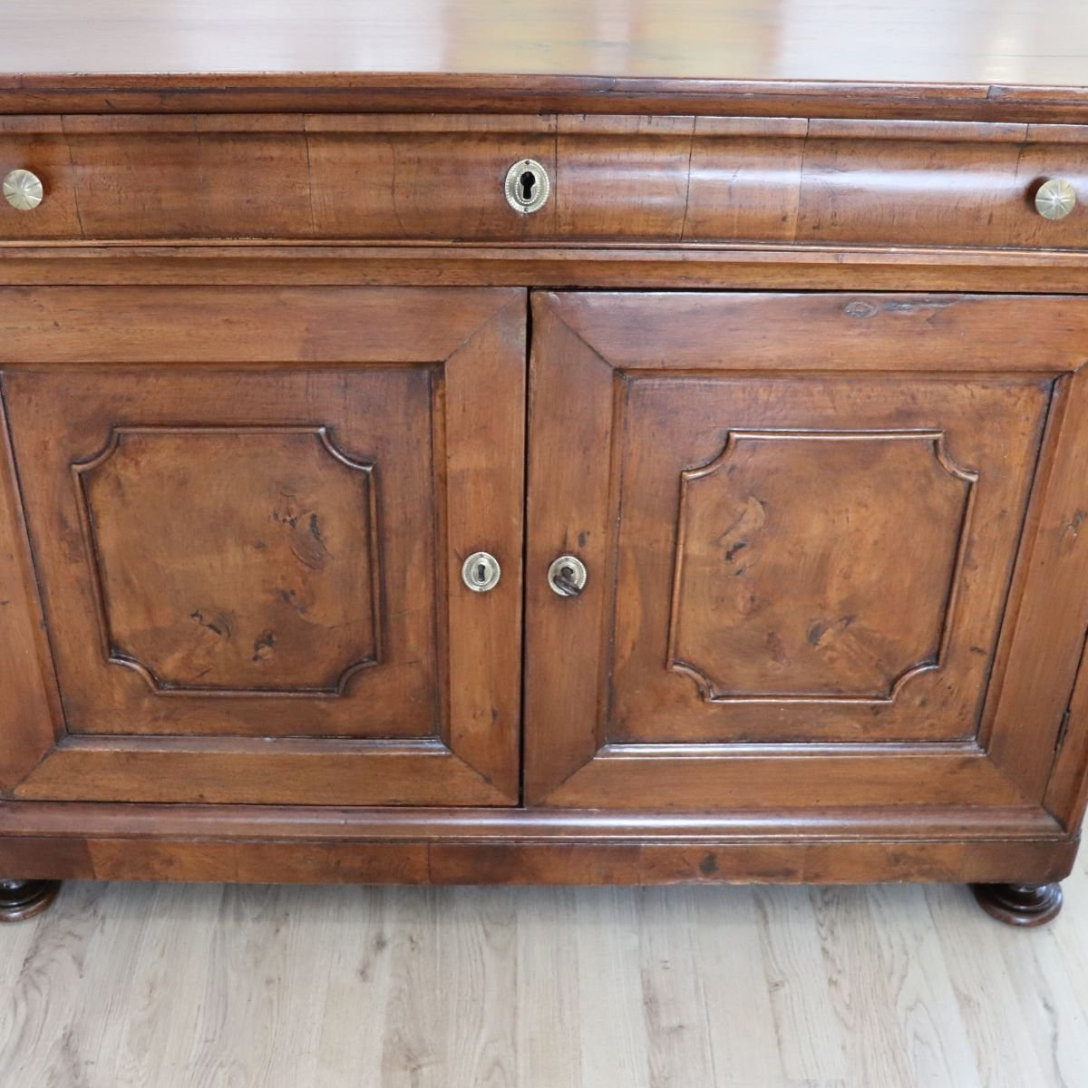 Credenza antica in noce, Italia, metà del XIX secolo, restaurata.-photo-7