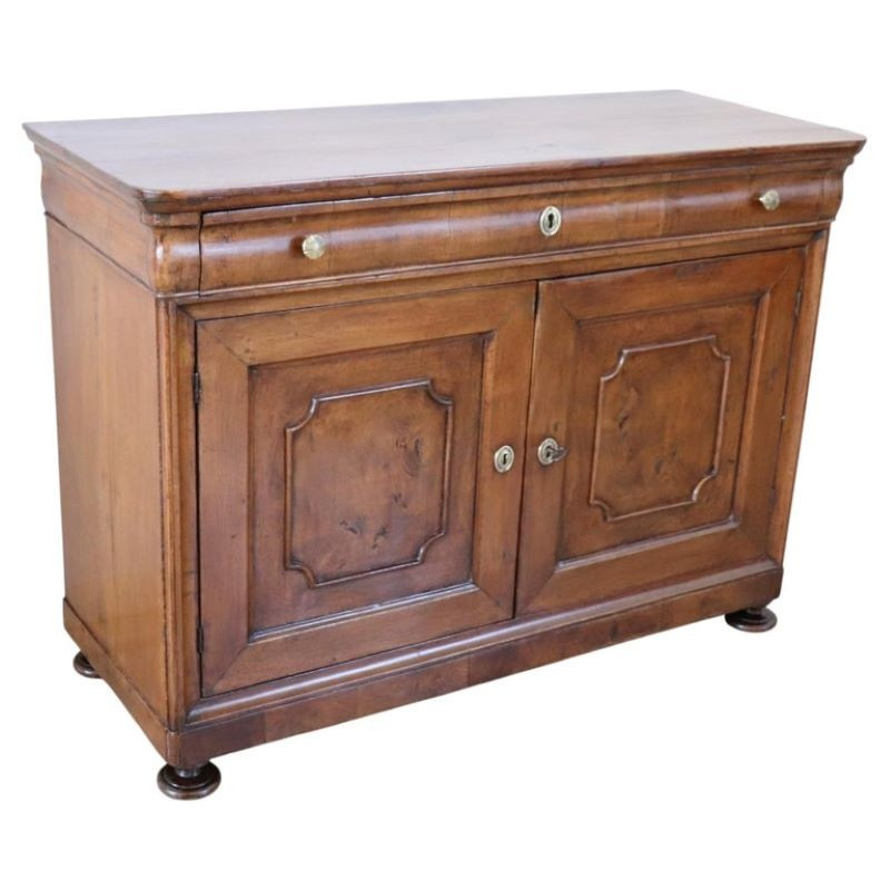 Credenza antica in noce, Italia, metà del XIX secolo, restaurata.