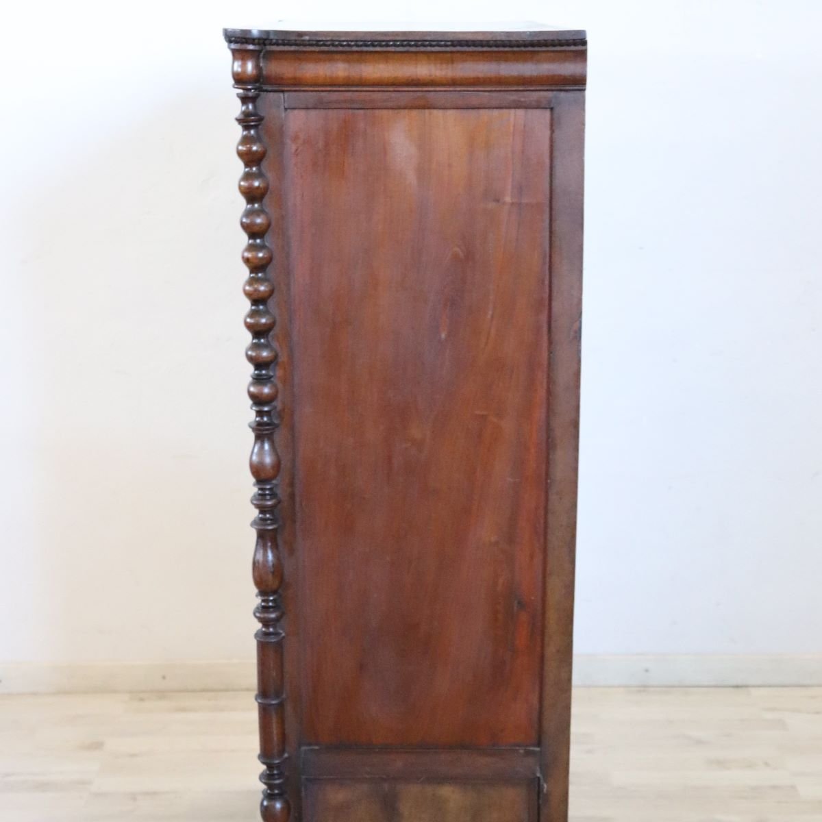 Piccolo armadio antico in legno massello di noce, Italia, metà del XIX secolo-photo-1