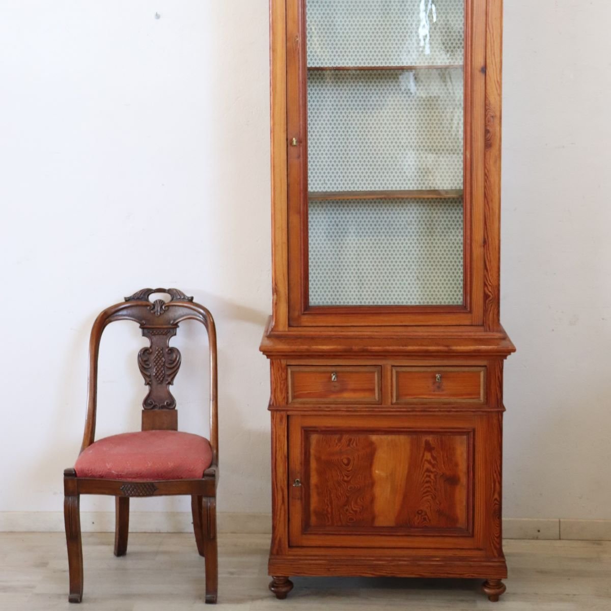 Vetrina antica in legno di larice, Italia, fine XIX secolo-photo-1