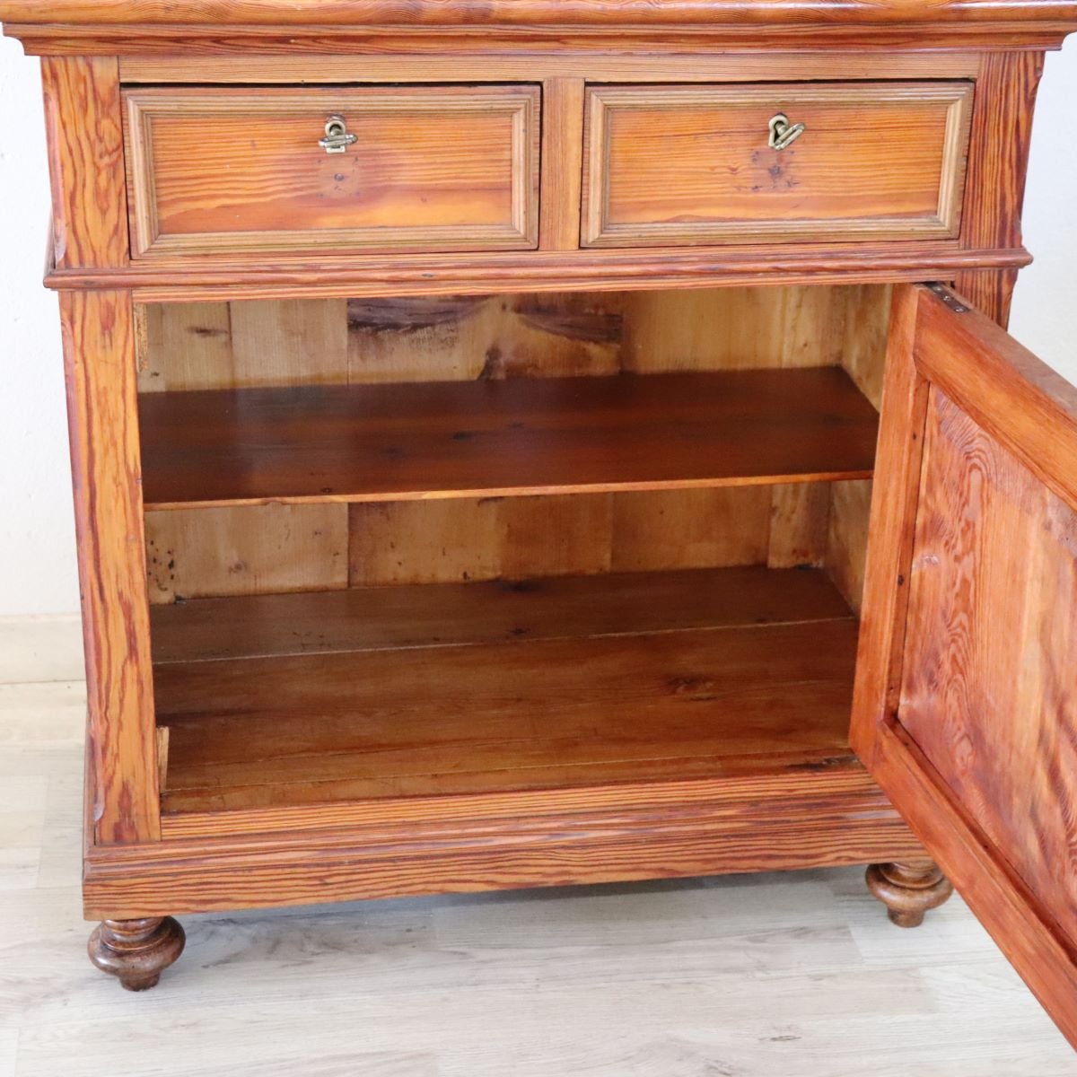 Vetrina antica in legno di larice, Italia, fine XIX secolo-photo-6