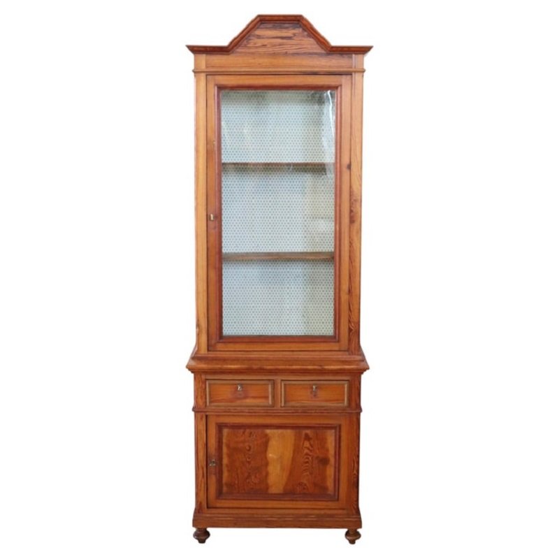 Vetrina antica in legno di larice, Italia, fine XIX secolo