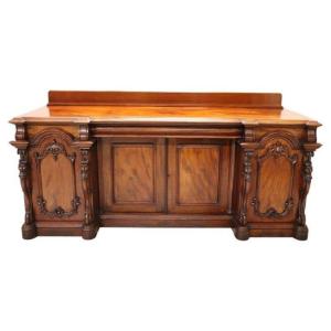 Credenza in legno di mogano intagliato