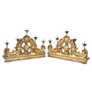 Candelieri antichi in legno intagliato e dorato, fine XVIII secolo, set di 2