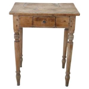 Tavolino color naturale in legno di abete rustico, XIX secolo
