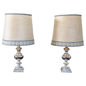 Elegante coppia di lampade da comodino in metallo argentato, Italia anni '70